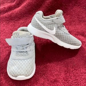 nike toddler tajun wolf grey white white sneakers